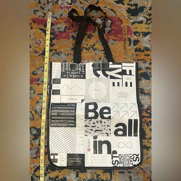 Lululemon Limited Edition White & Black Large Tote Bag - Picture 4 of 12